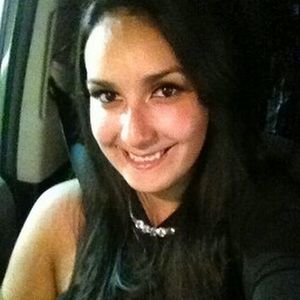 Meet your Posher, Dayana